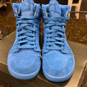 Nike Jordan 1 Retro Vibrant Blue High-Tops